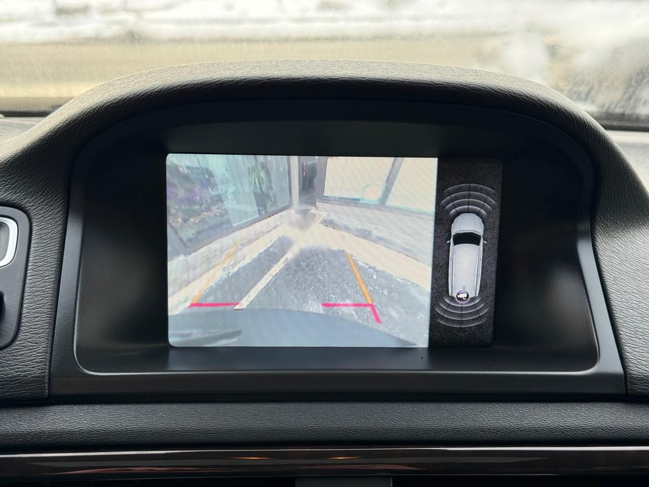 2013 Volvo XC70 T6 AWD | Sunroof | Backup Camera Photo