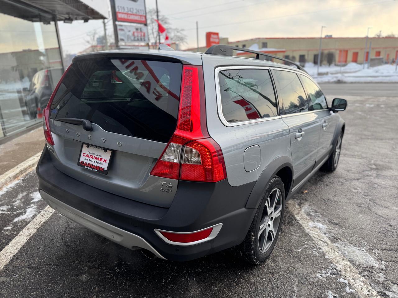 2013 Volvo XC70 T6 AWD | Sunroof | Backup Camera Photo4