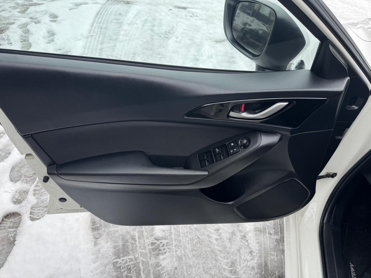2015 Mazda MAZDA3 GS Accident Free | Backup Camera | Bluetooth Photo