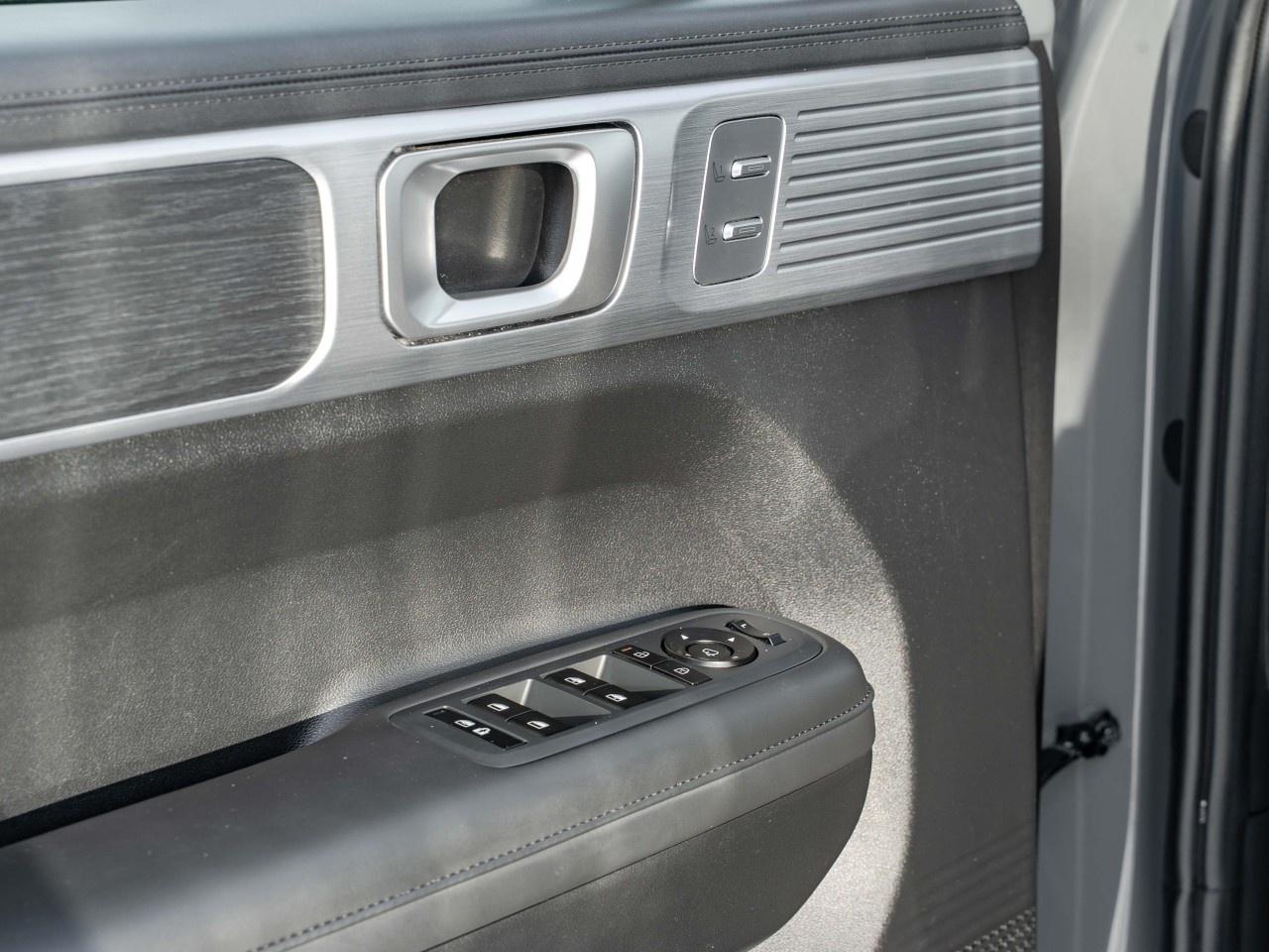 2024 Hyundai Santa Fe LUXURY AWD Photo