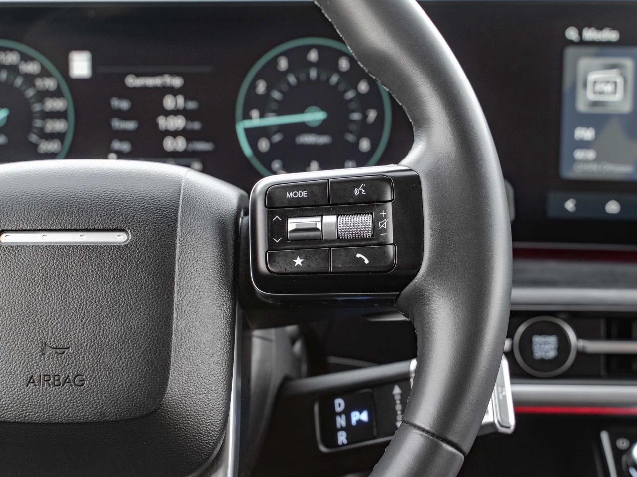 2024 Hyundai Santa Fe LUXURY AWD Photo