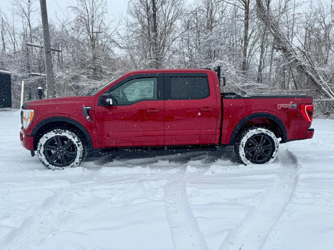 2021 Ford F-150 XLT FX4 4WD Crew One Owner | Low Kms | Clean Truck - Photo #9