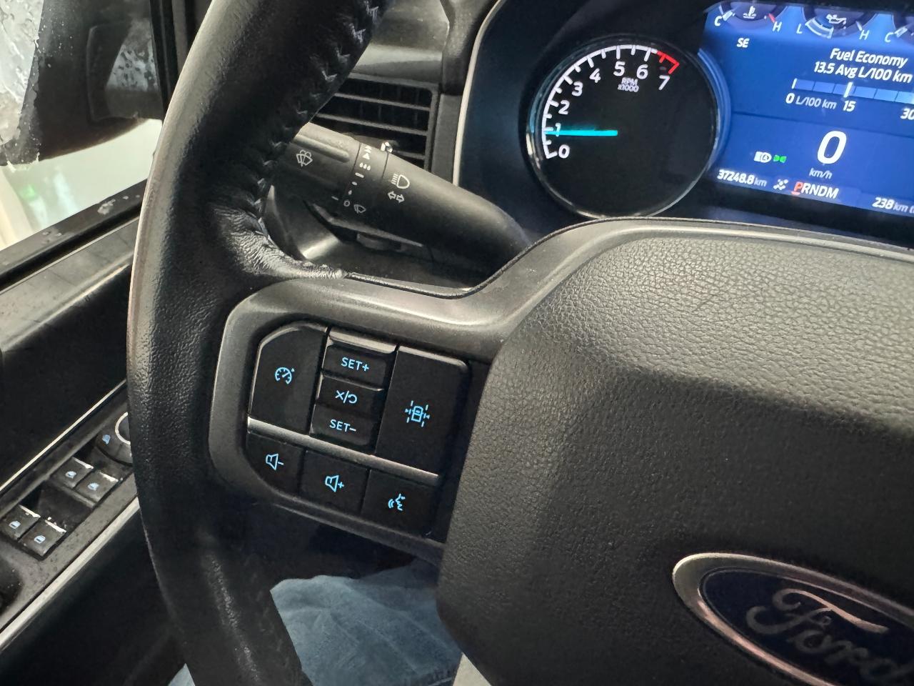 2021 Ford F-150 XLT FX4 4WD Crew One Owner | Low Kms | Clean Truck - Photo #16