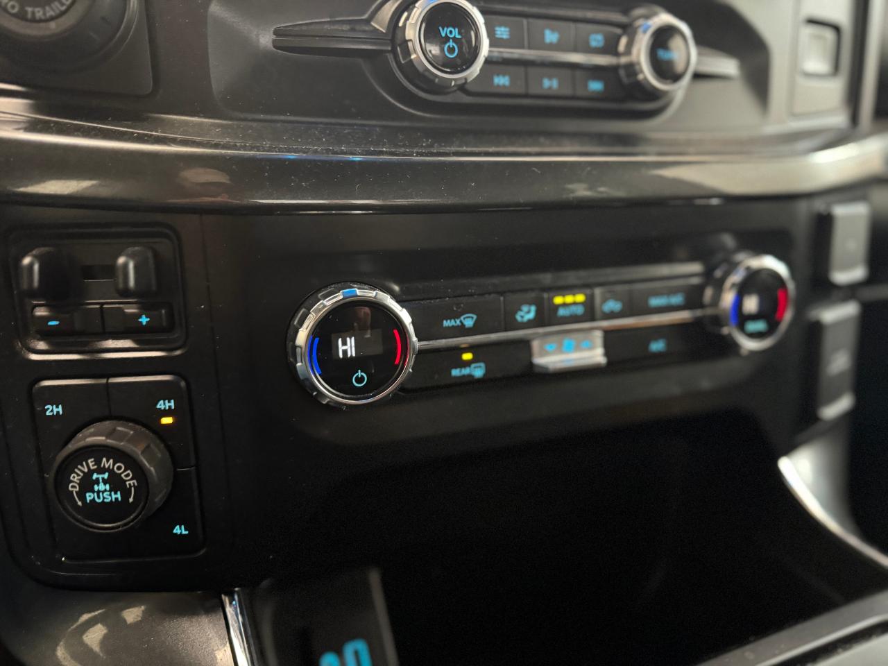 2021 Ford F-150 XLT FX4 4WD Crew One Owner | Low Kms | Clean Truck - Photo #19