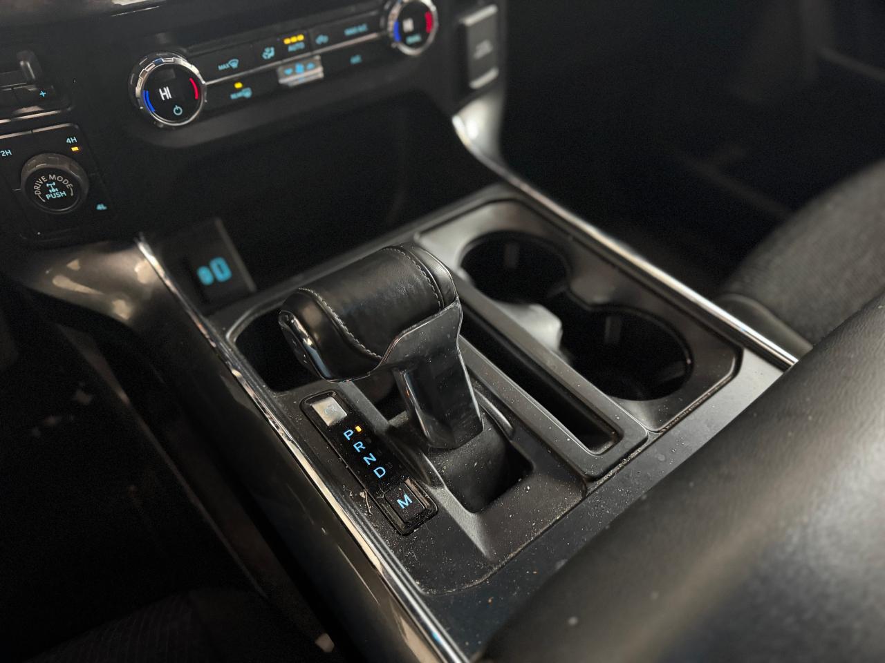 2021 Ford F-150 XLT FX4 4WD Crew One Owner | Low Kms | Clean Truck - Photo #18