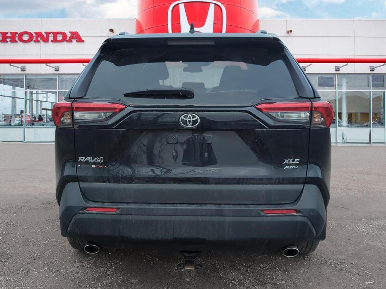 2023 Toyota RAV4 XLE Photo4