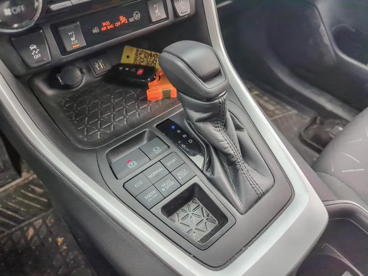 2023 Toyota RAV4 XLE Photo