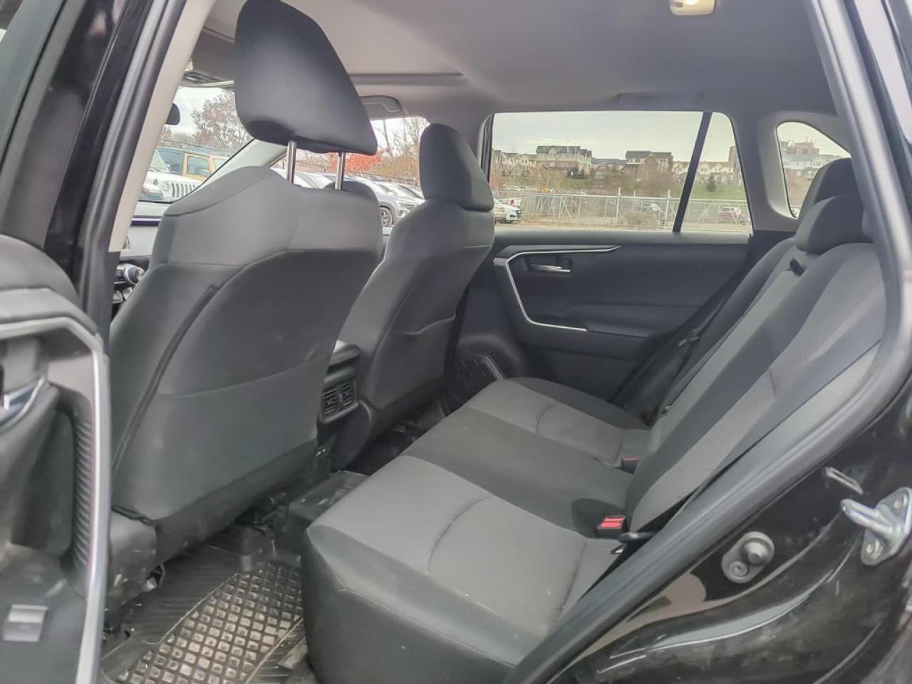 2023 Toyota RAV4 XLE Photo