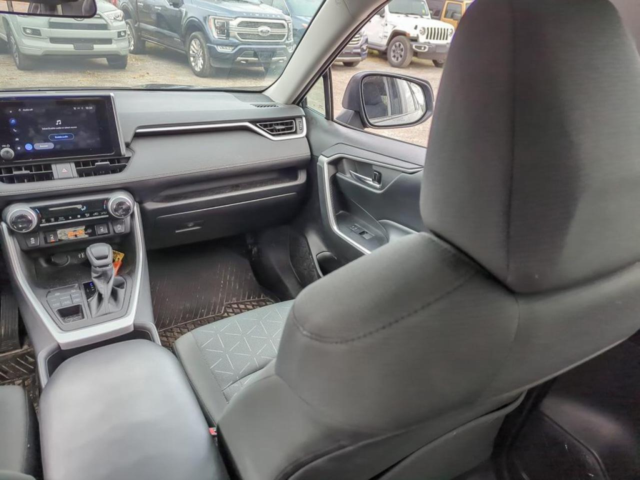 2023 Toyota RAV4 XLE Photo