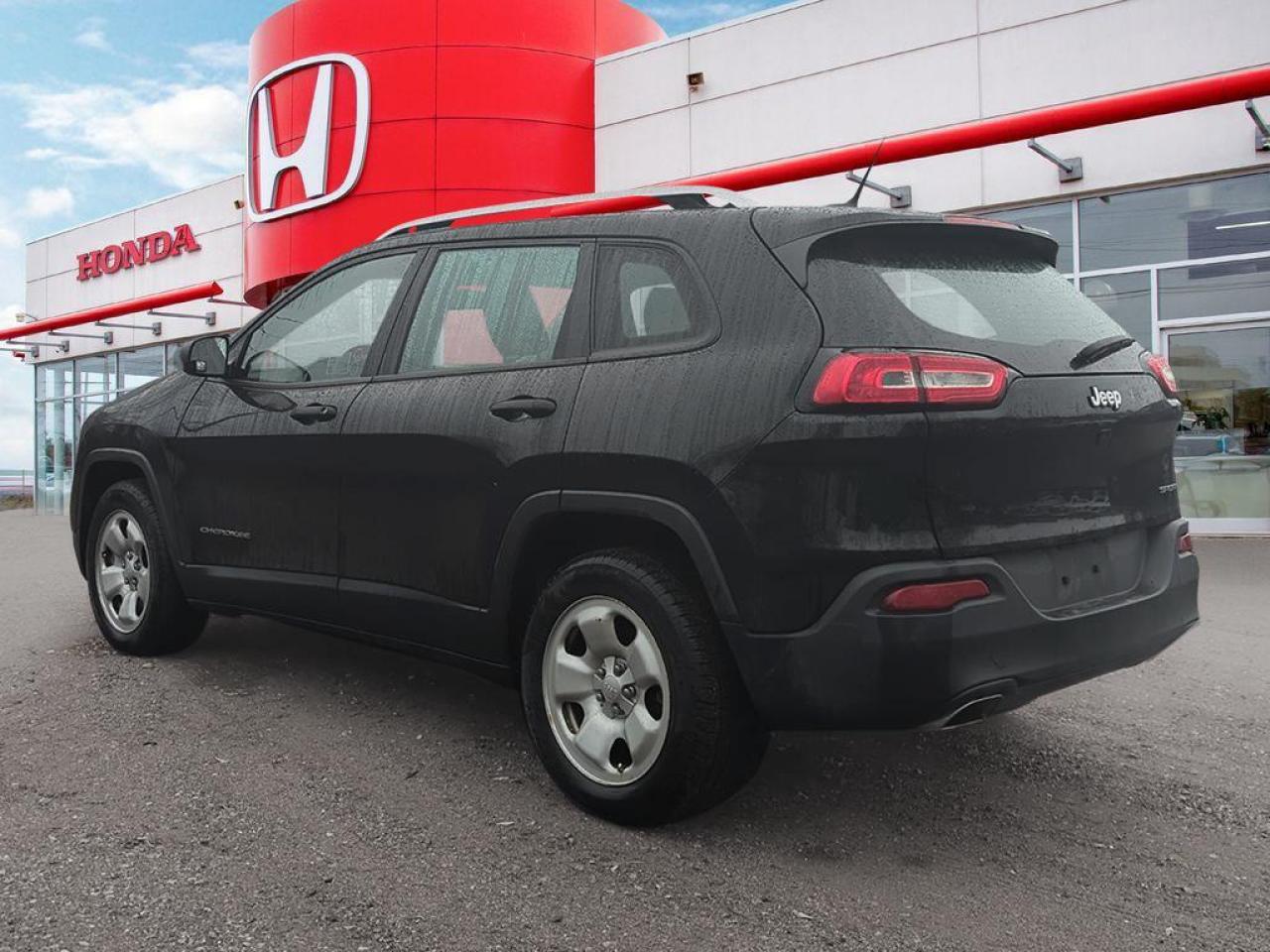 2017 Jeep Cherokee Sport Photo3