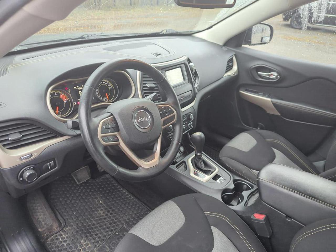 2017 Jeep Cherokee Sport Photo