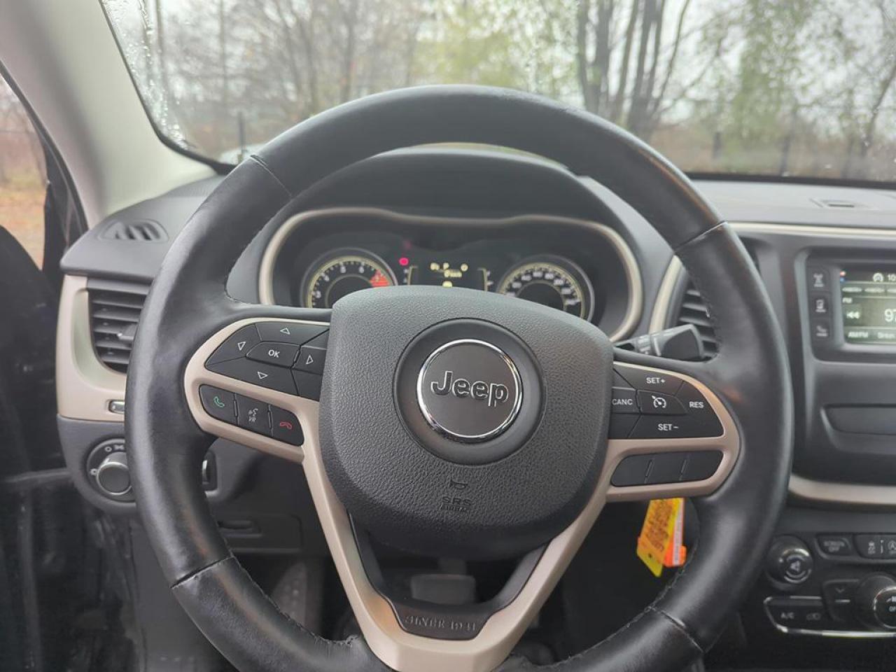 2017 Jeep Cherokee Sport Photo