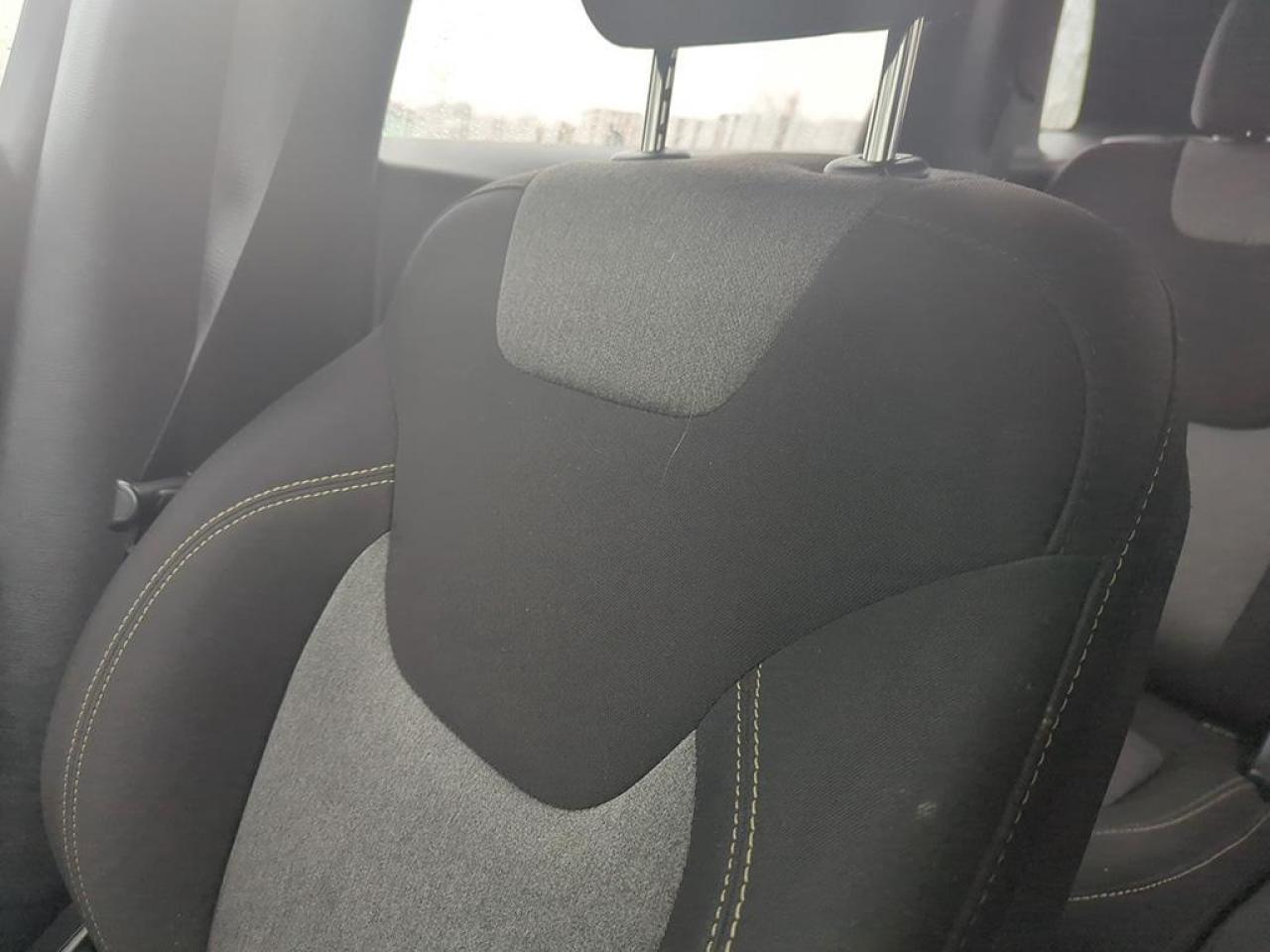 2017 Jeep Cherokee Sport Photo