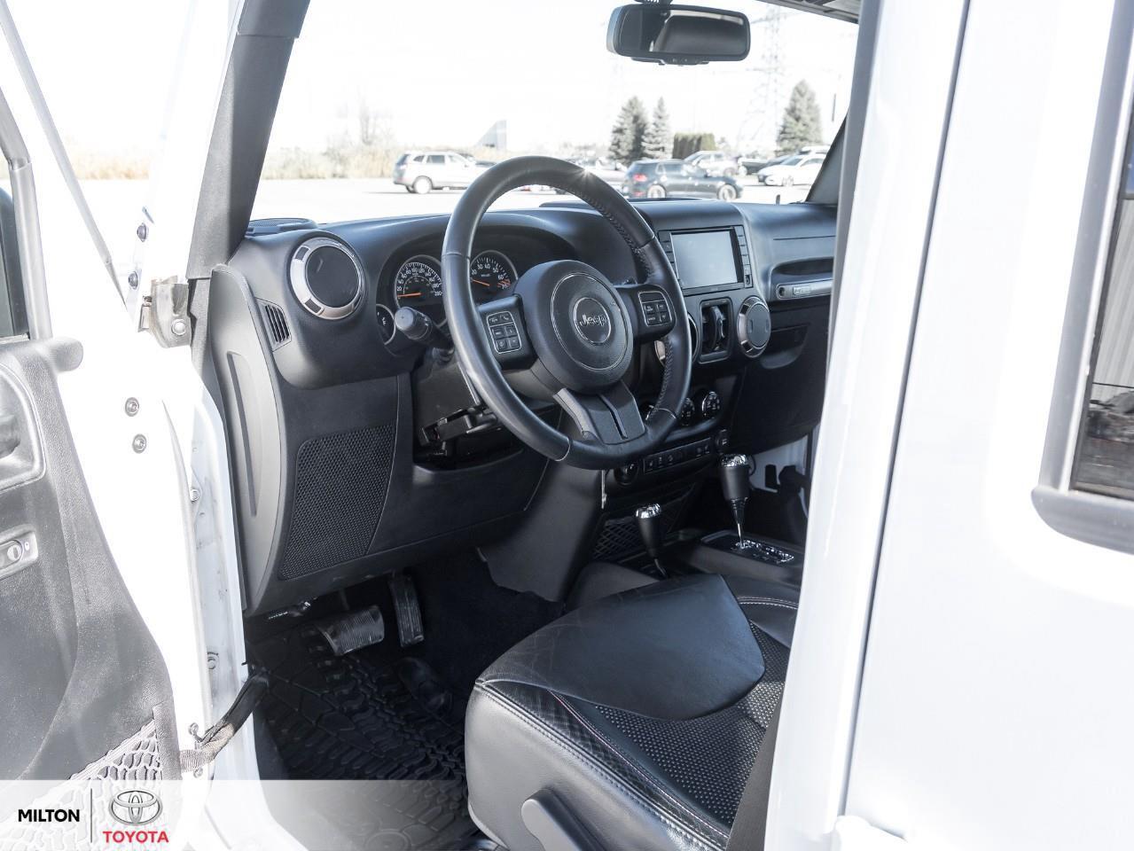 2016 Jeep WRANGLER UNLIMITED LEATHER ALPINE SOUND NAVIGATION ONE OWNER Sahara Photo