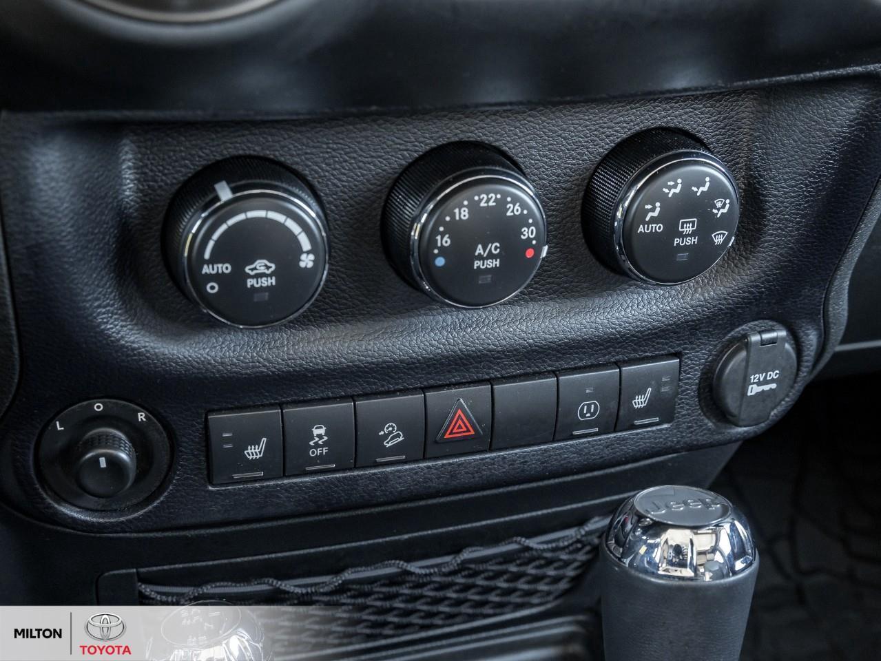 2016 Jeep WRANGLER UNLIMITED LEATHER ALPINE SOUND NAVIGATION ONE OWNER Sahara Photo