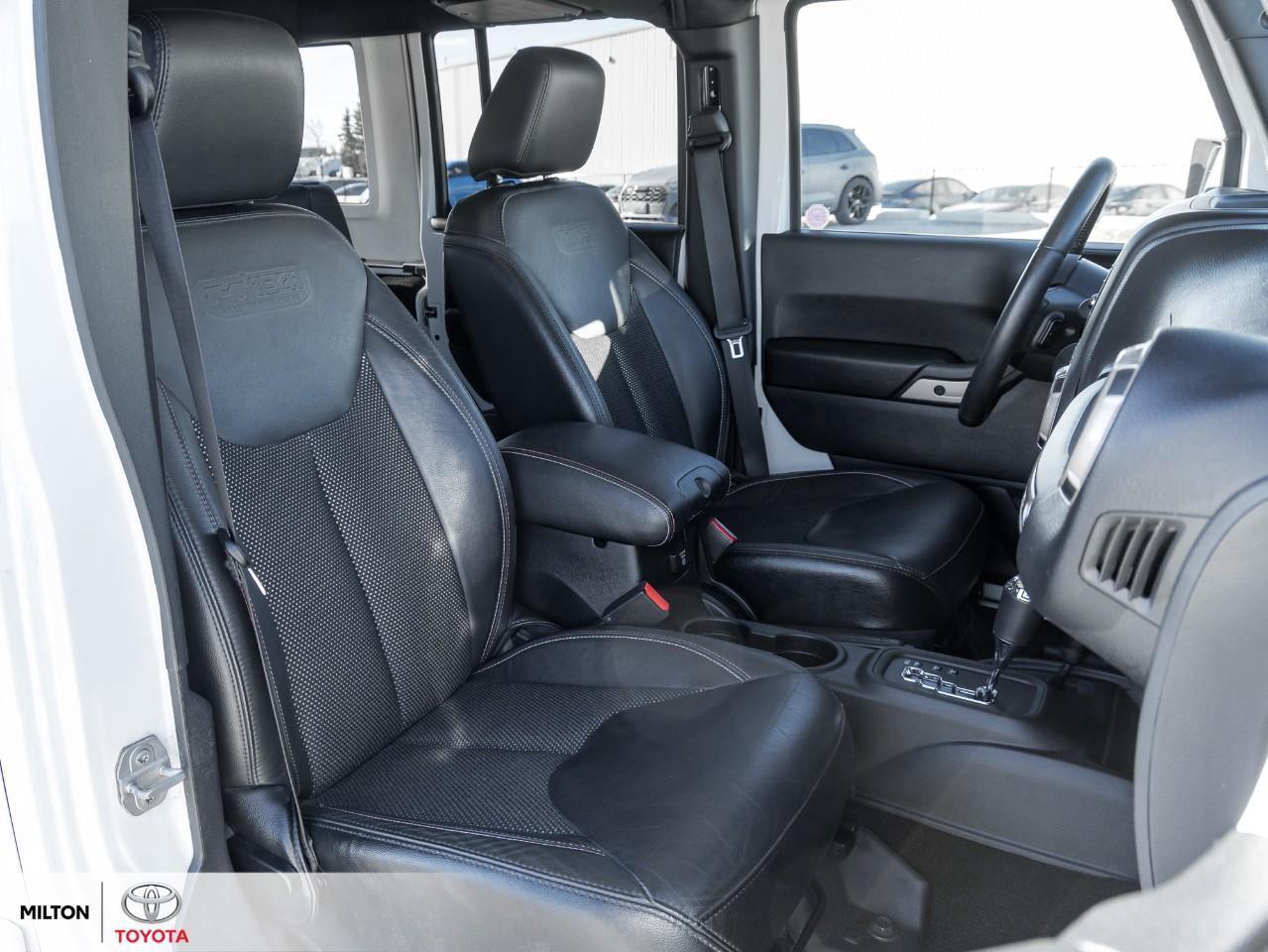 2016 Jeep WRANGLER UNLIMITED LEATHER ALPINE SOUND NAVIGATION ONE OWNER Sahara Photo