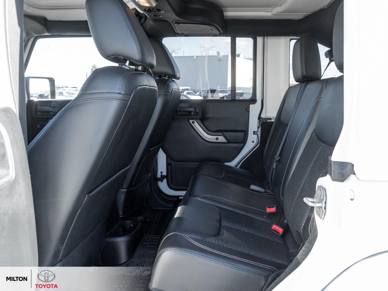 2016 Jeep WRANGLER UNLIMITED LEATHER ALPINE SOUND NAVIGATION ONE OWNER Sahara Photo