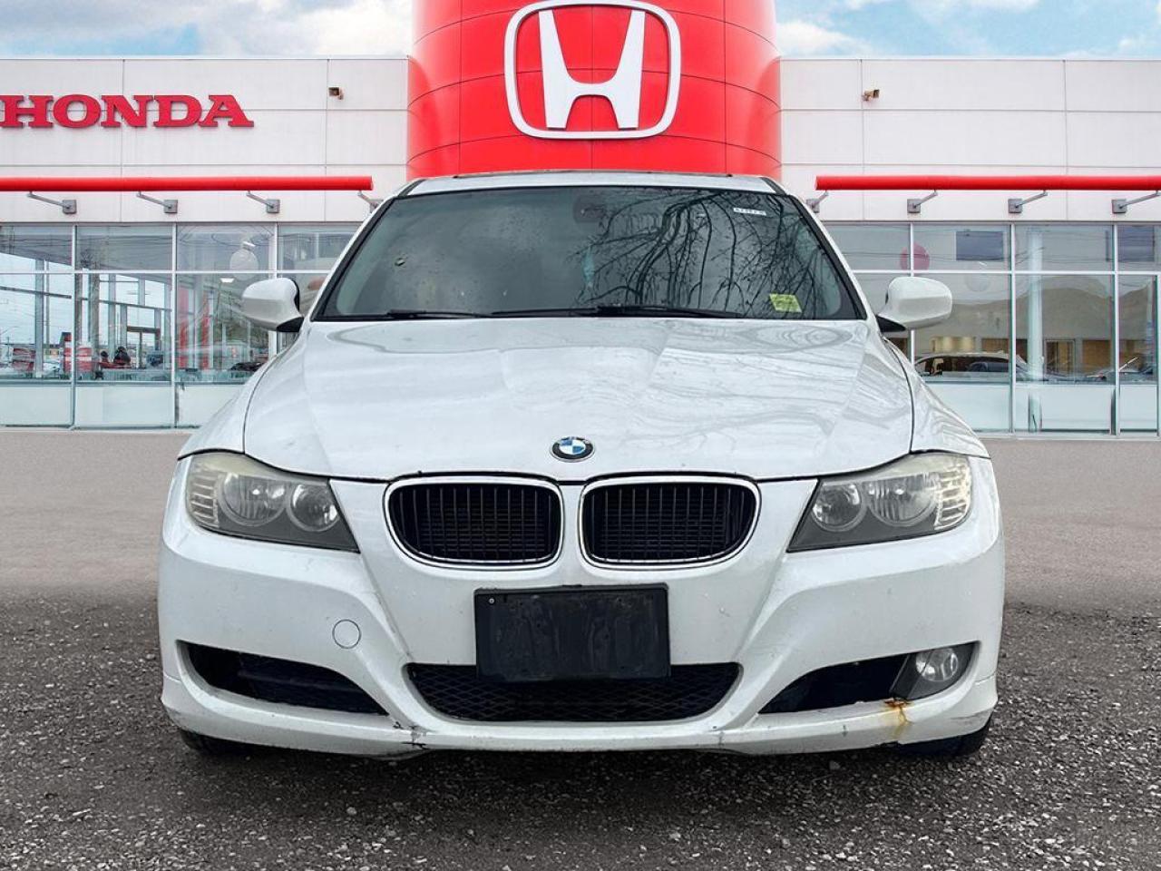 2011 BMW 3 Series 323i Photo