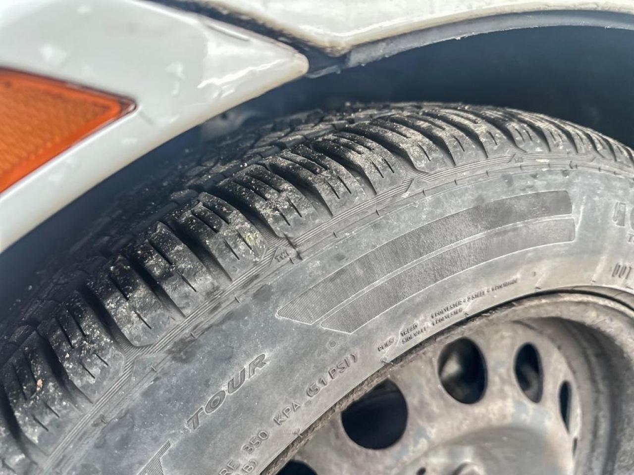 2011 BMW 3 Series 323i Photo