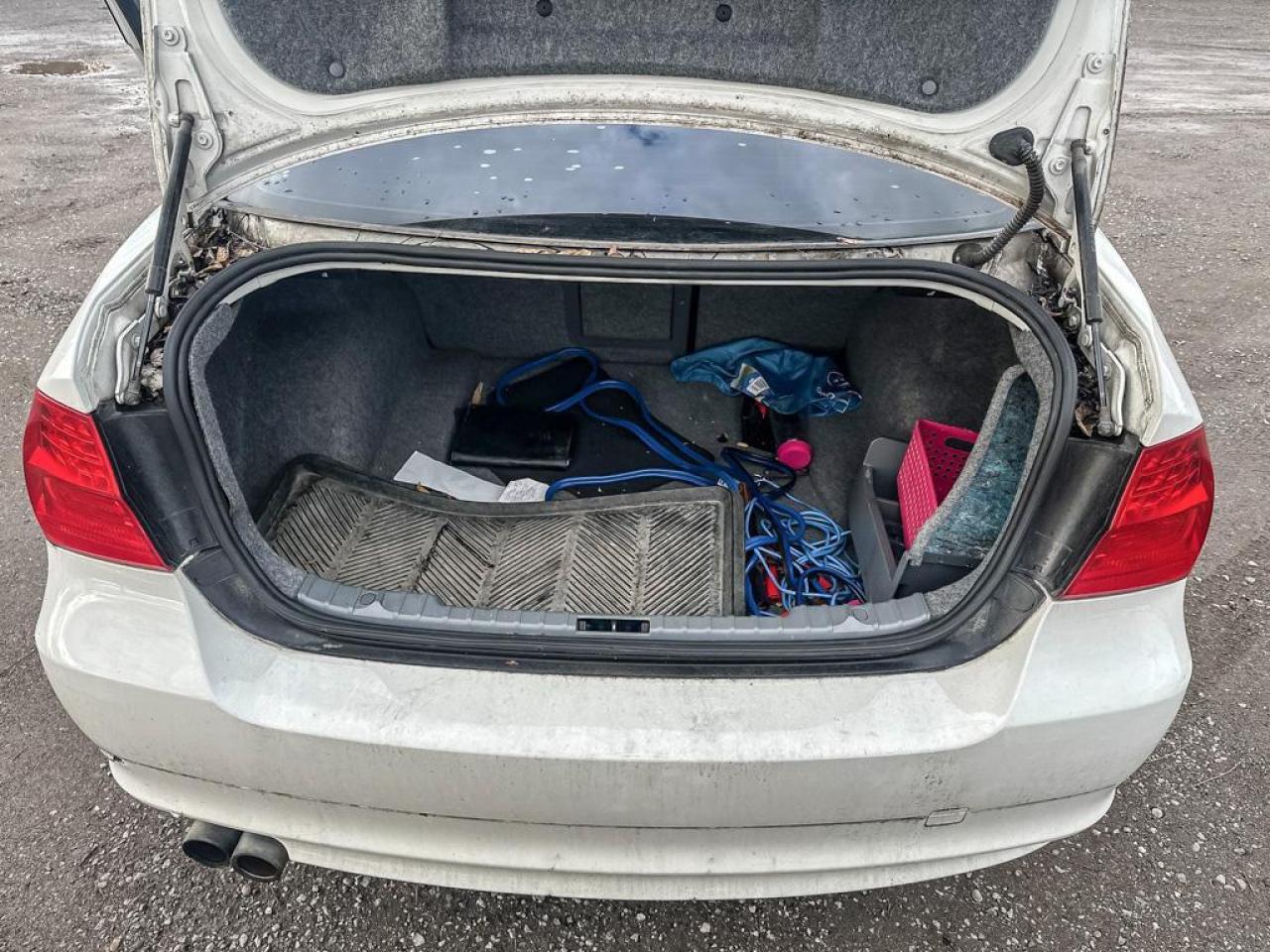 2011 BMW 3 Series 323i Photo