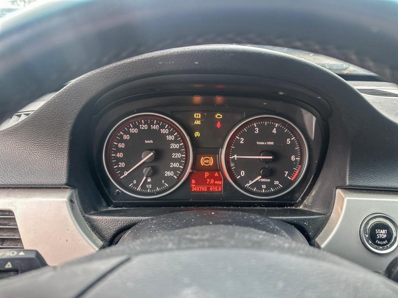 2011 BMW 3 Series 323i Photo