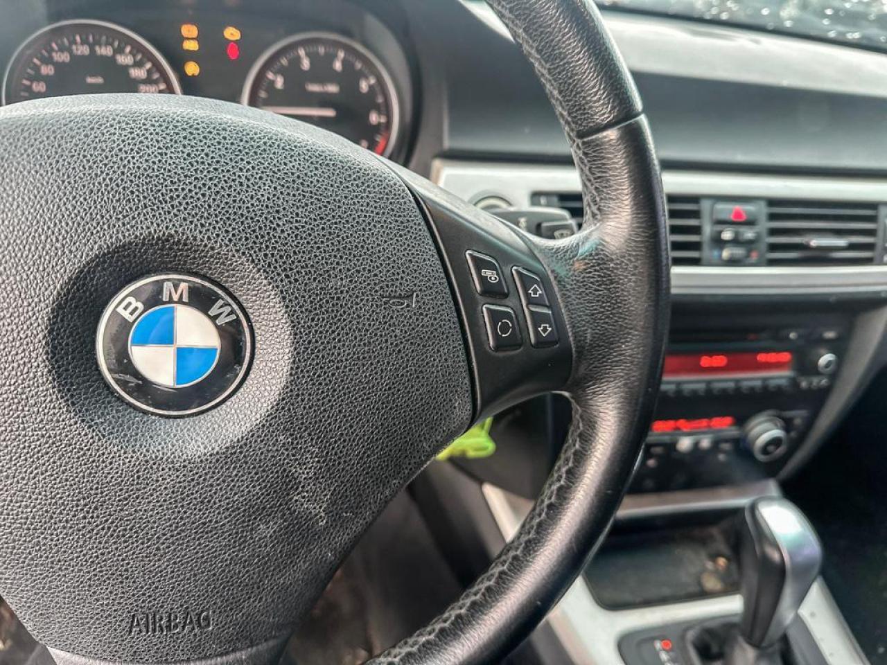 2011 BMW 3 Series 323i Photo