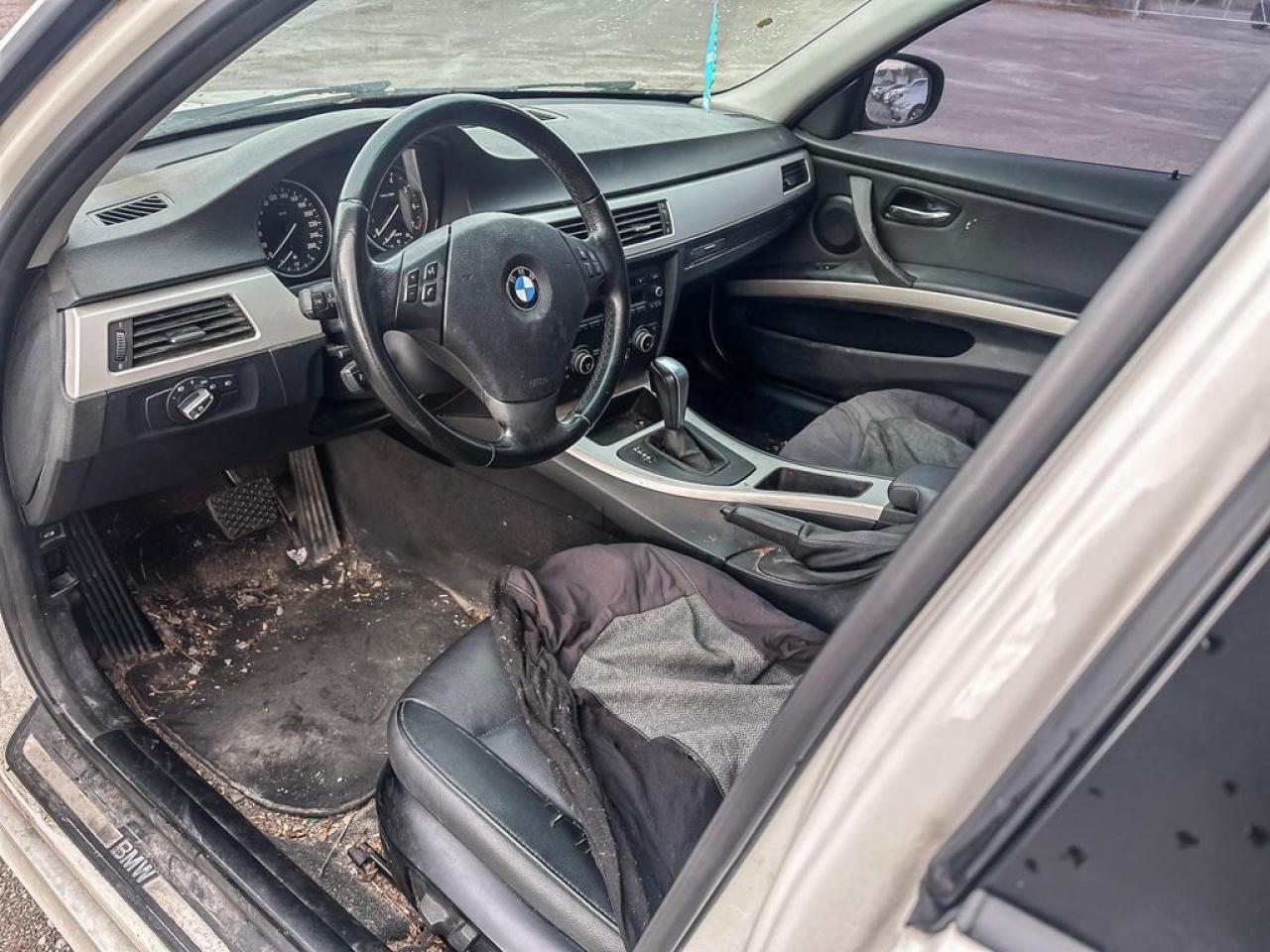 2011 BMW 3 Series 323i Photo