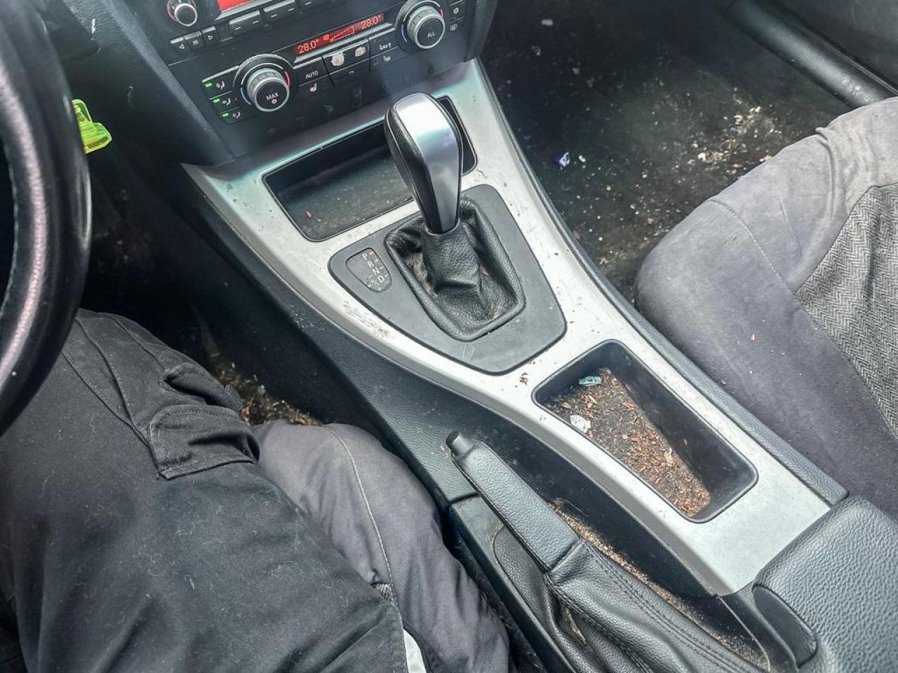 2011 BMW 3 Series 323i Photo