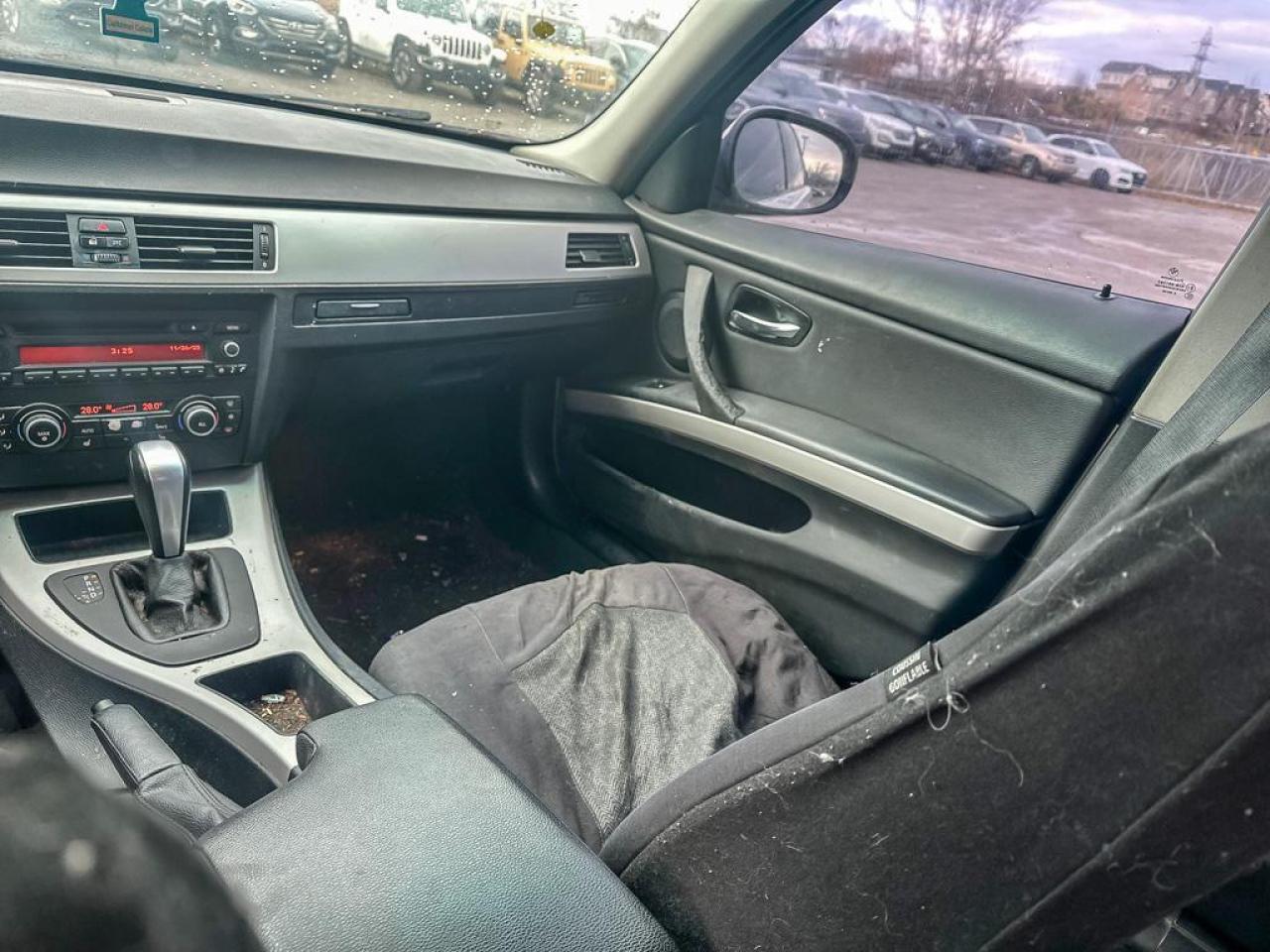 2011 BMW 3 Series 323i Photo