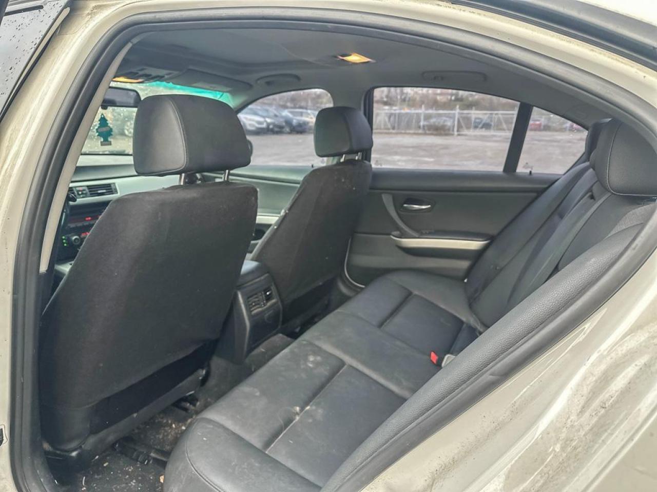 2011 BMW 3 Series 323i Photo