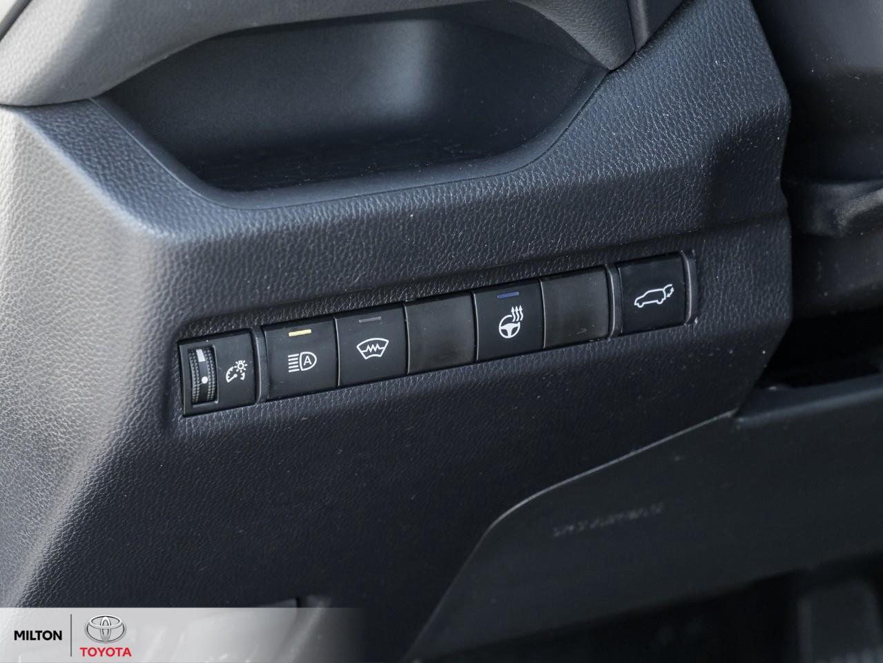 2025 Toyota RAV4 XLE AWD POWER SEAT SUNROOF HEATED STEERING ONE OWN Photo