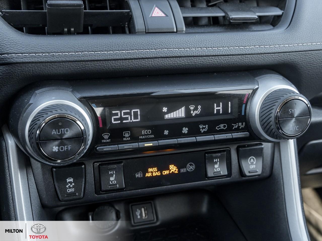 2025 Toyota RAV4 XLE AWD POWER SEAT SUNROOF HEATED STEERING ONE OWN Photo