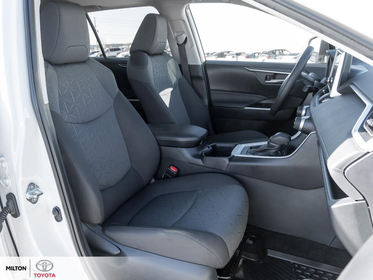 2025 Toyota RAV4 XLE AWD POWER SEAT SUNROOF HEATED STEERING ONE OWN Photo