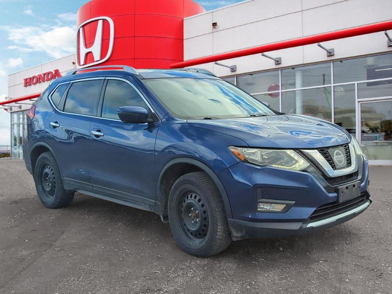 2017 Nissan Rogue SV Photo