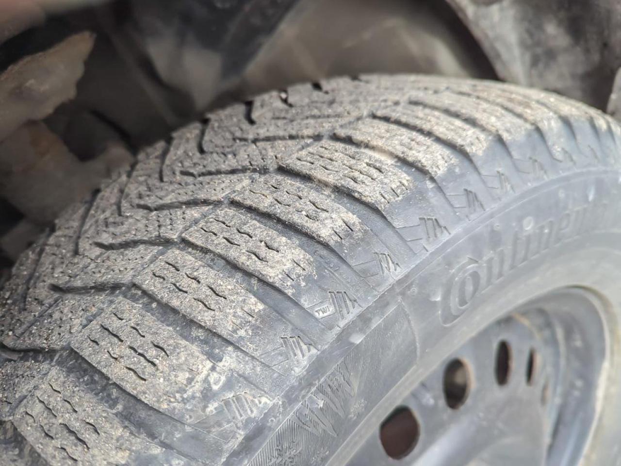 2017 Nissan Rogue SV Photo