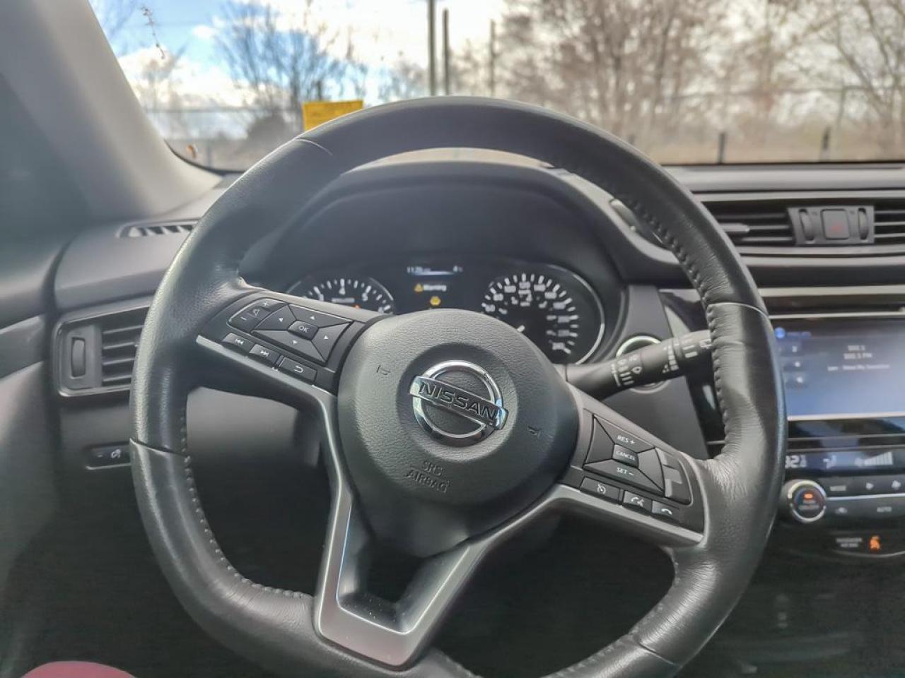 2017 Nissan Rogue SV Photo