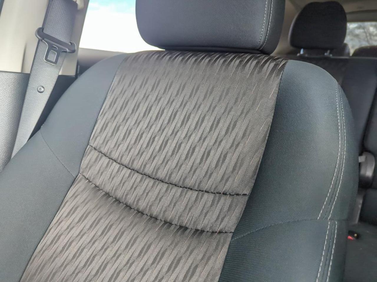 2017 Nissan Rogue SV Photo