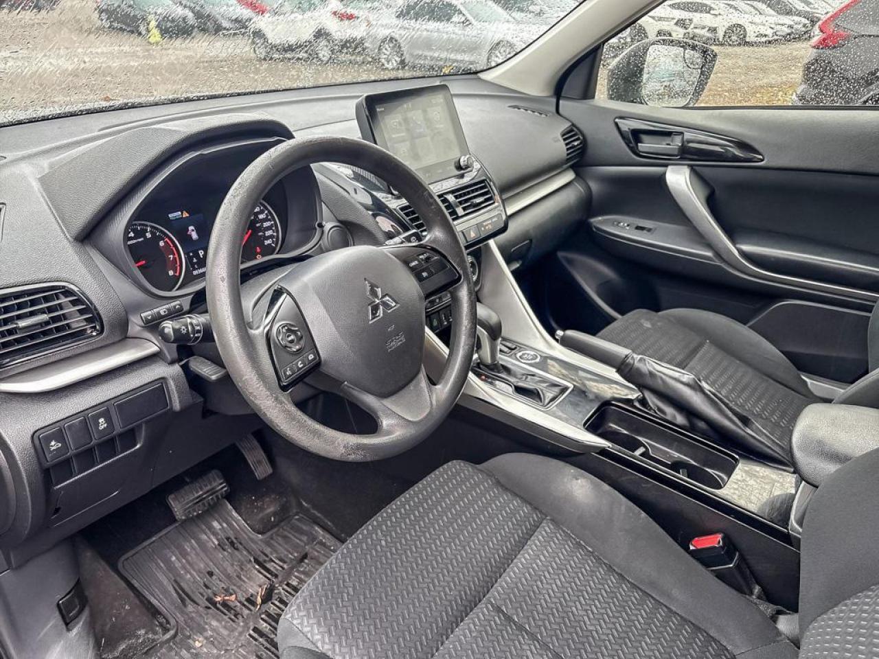 2022 Mitsubishi Eclipse Cross ES Photo