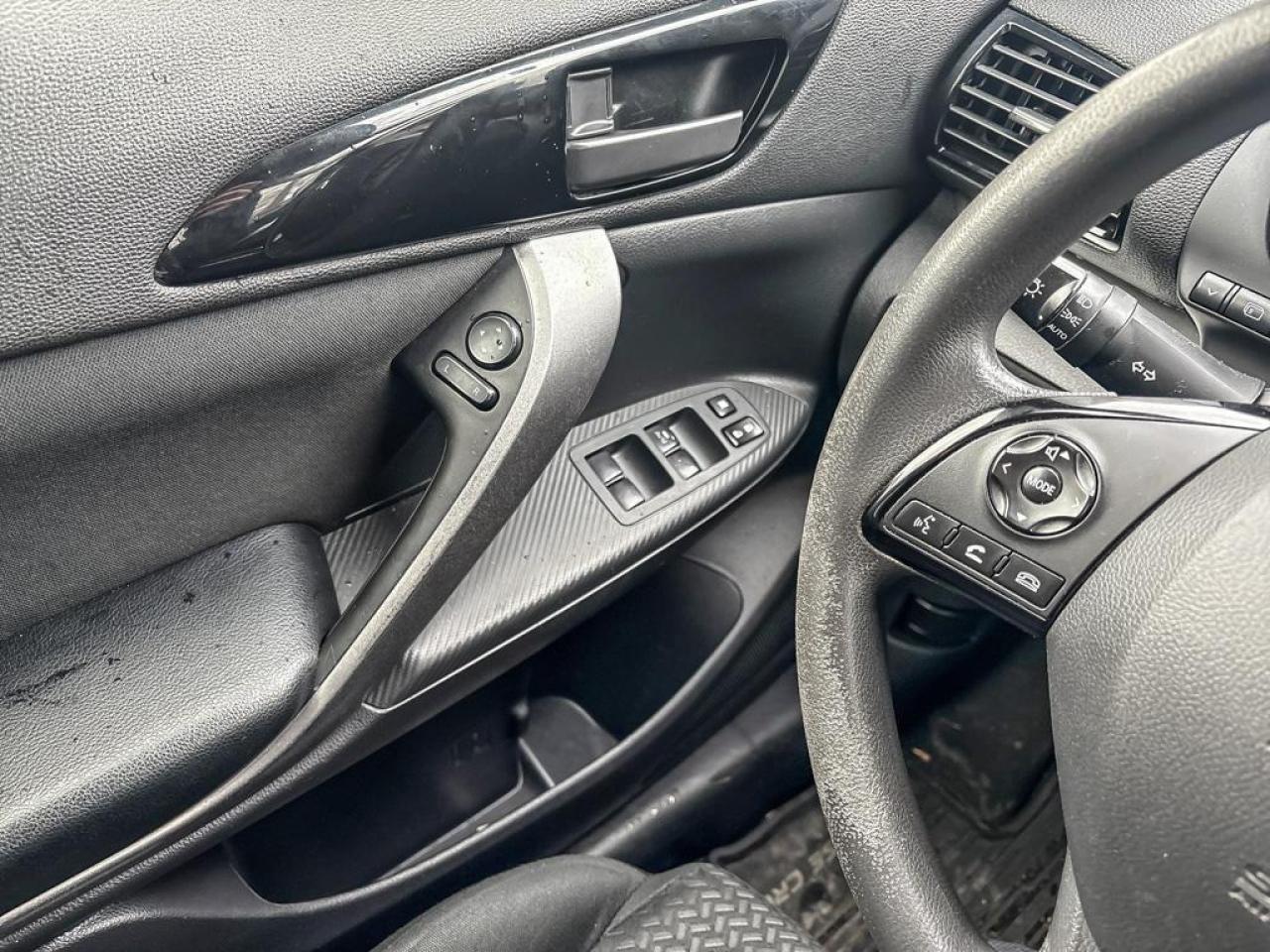 2022 Mitsubishi Eclipse Cross ES Photo