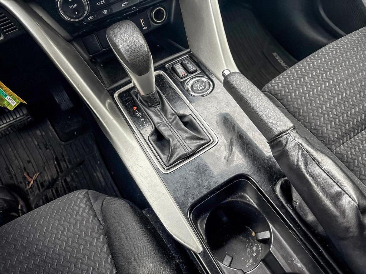 2022 Mitsubishi Eclipse Cross ES Photo