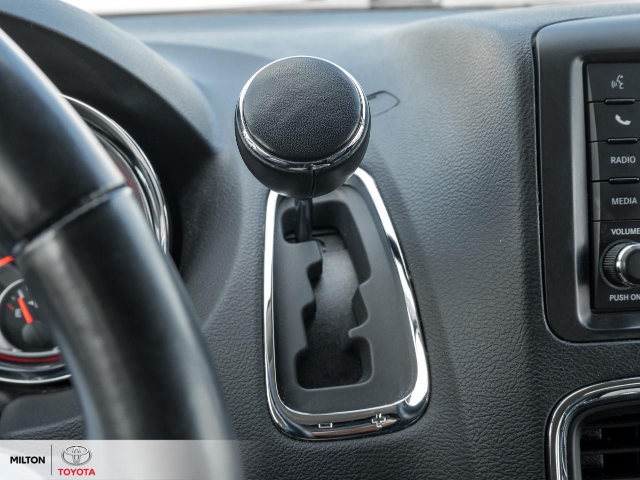 2019 Dodge Grand Caravan LEATHER NAVIGATION DVD HEATED STEERING POWER TAILG Photo