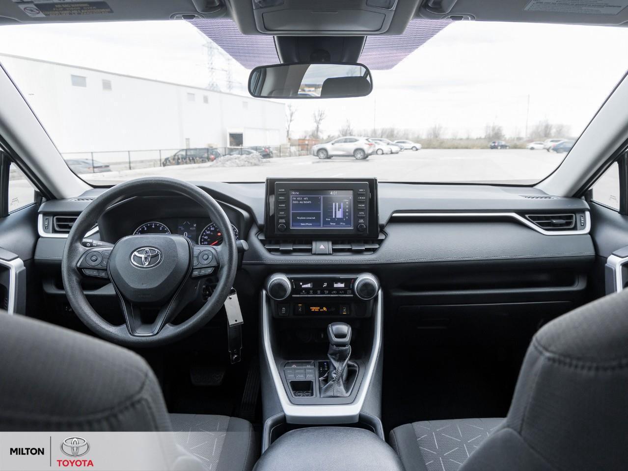 2020 Toyota RAV4 HEATED SEATS APPLE CARPLAY BLIND SPOT SAFETY SENSE Photo