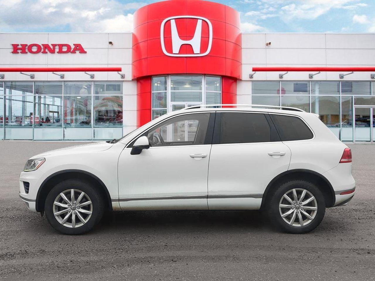 2017 Volkswagen Touareg 3.6L Photo2