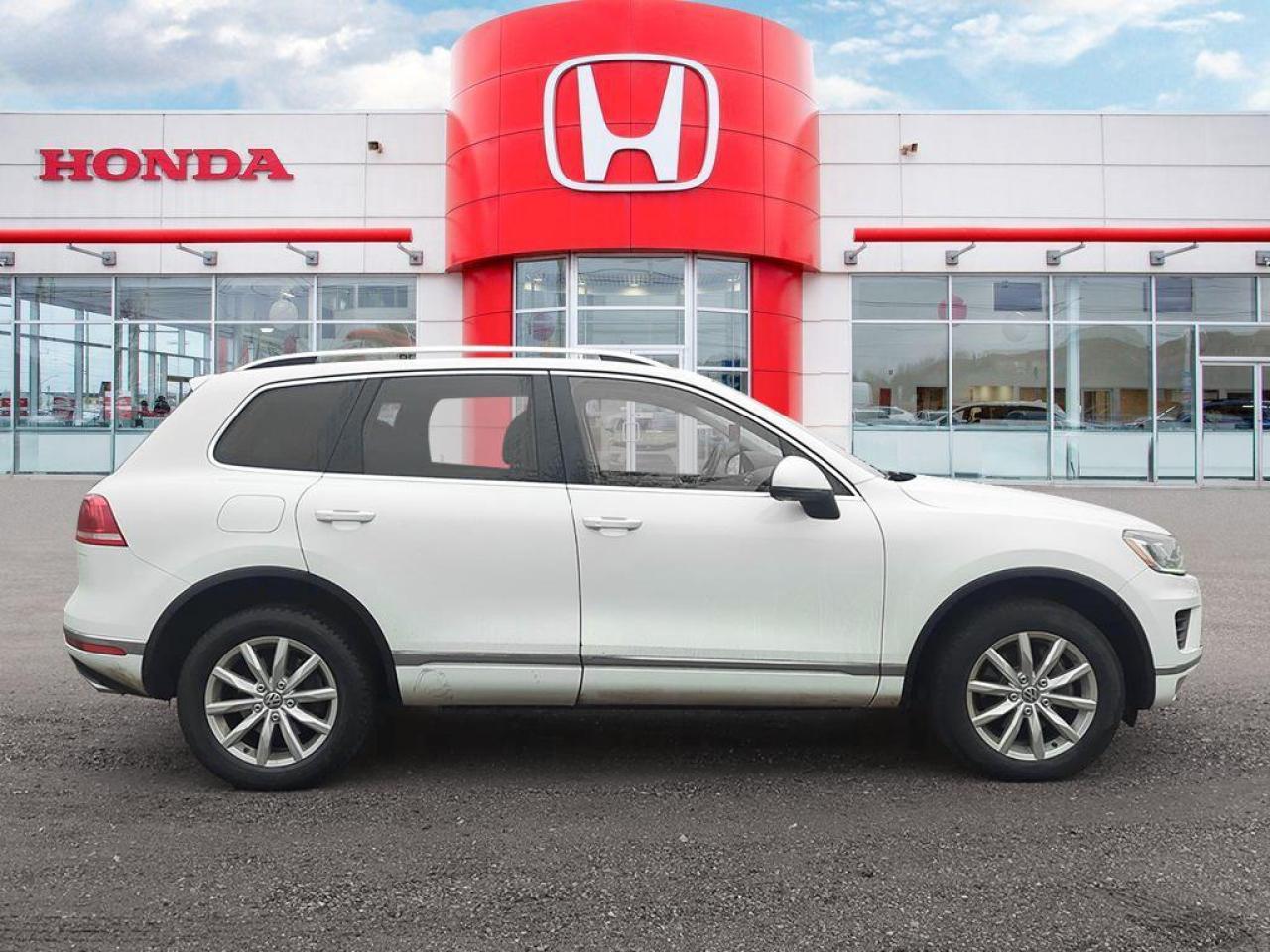 2017 Volkswagen Touareg 3.6L Photo