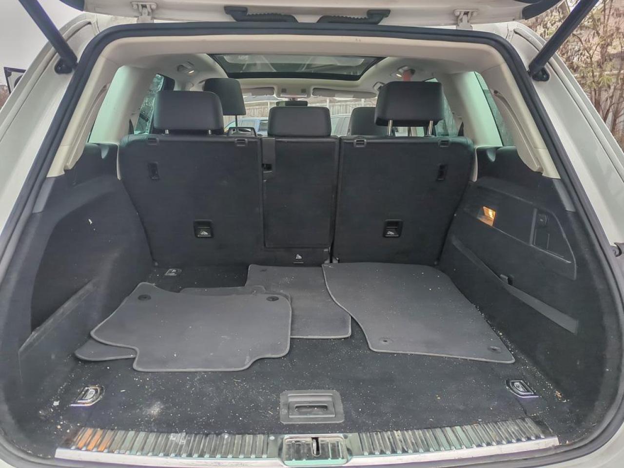 2017 Volkswagen Touareg 3.6L Photo