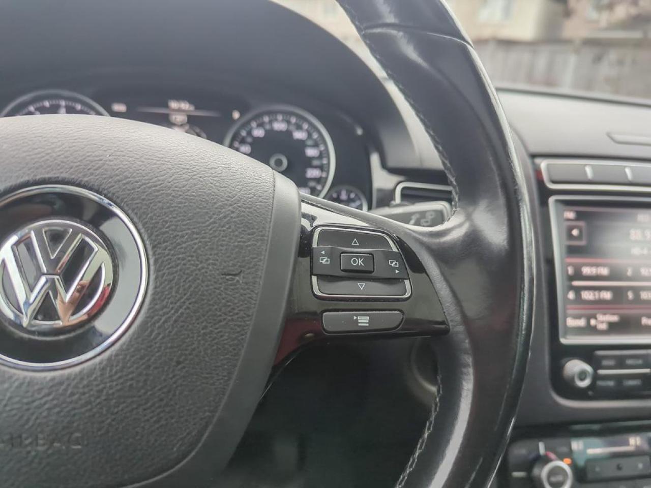 2017 Volkswagen Touareg 3.6L Photo