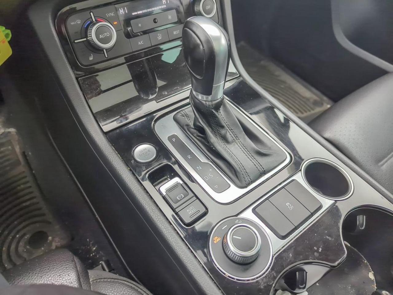 2017 Volkswagen Touareg 3.6L Photo