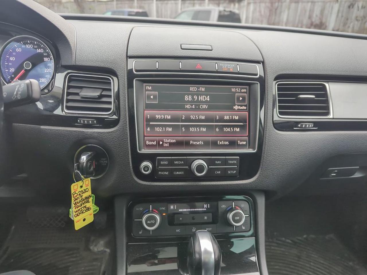 2017 Volkswagen Touareg 3.6L Photo