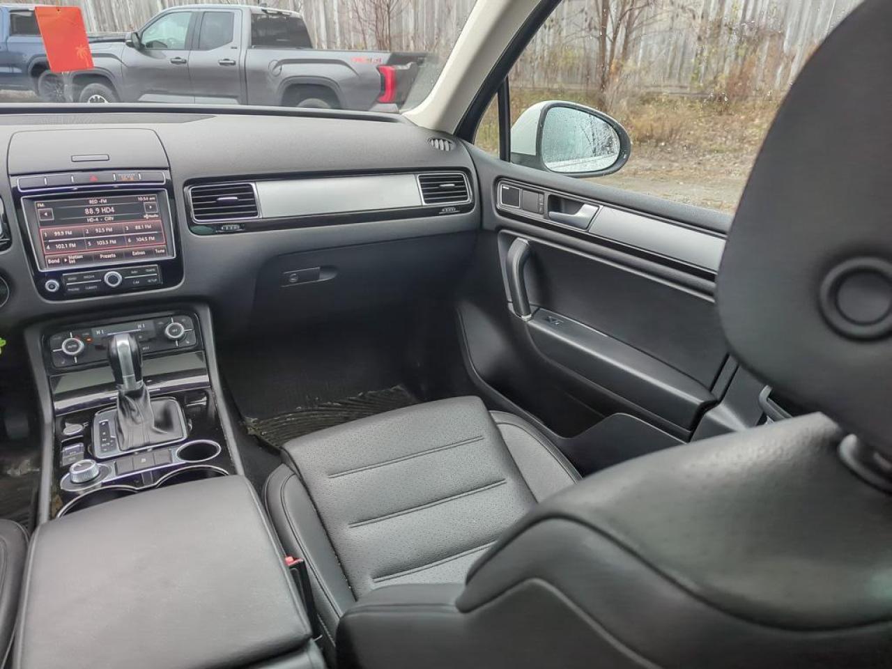 2017 Volkswagen Touareg 3.6L Photo