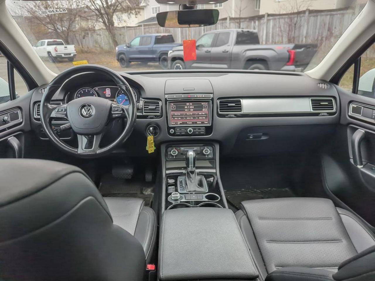 2017 Volkswagen Touareg 3.6L Photo